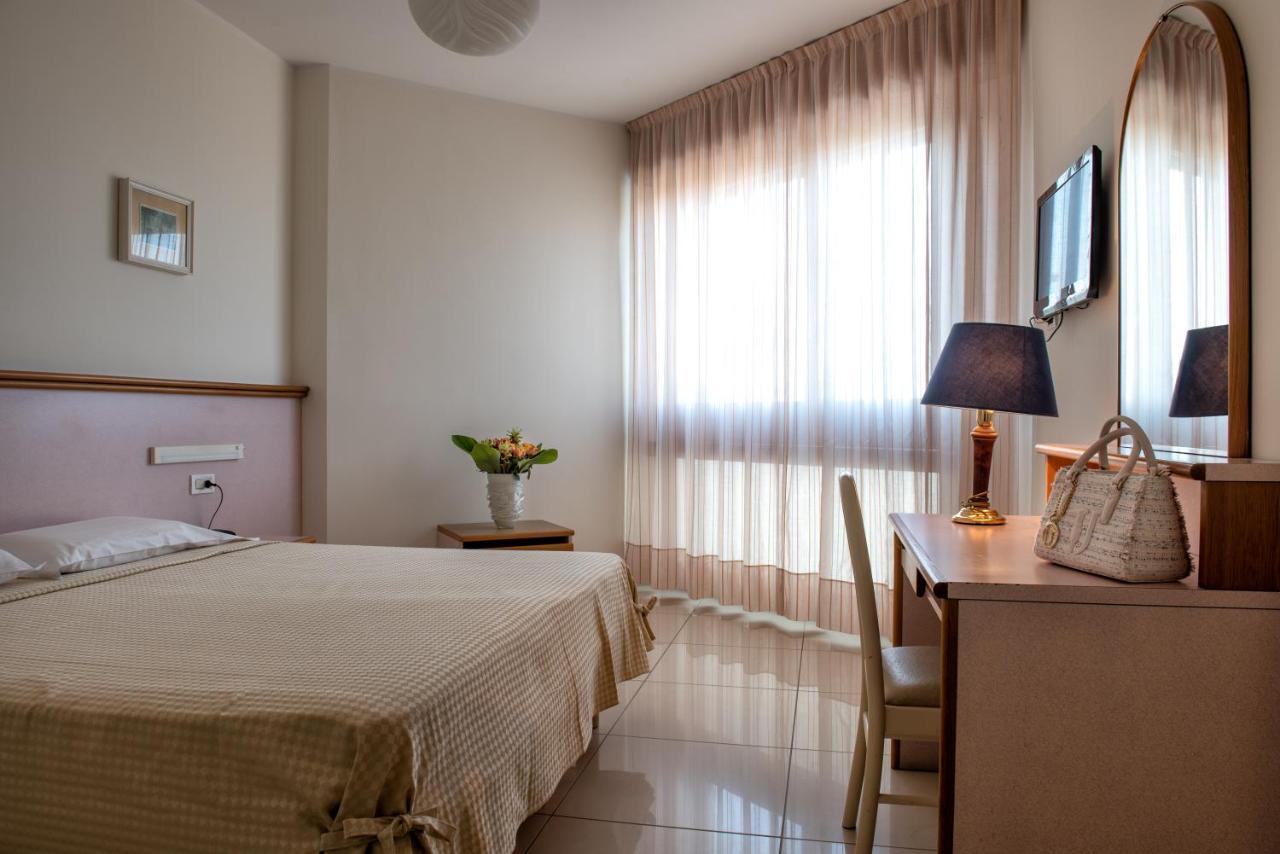Hotel Le Tegnue Сотомарина Екстериор снимка